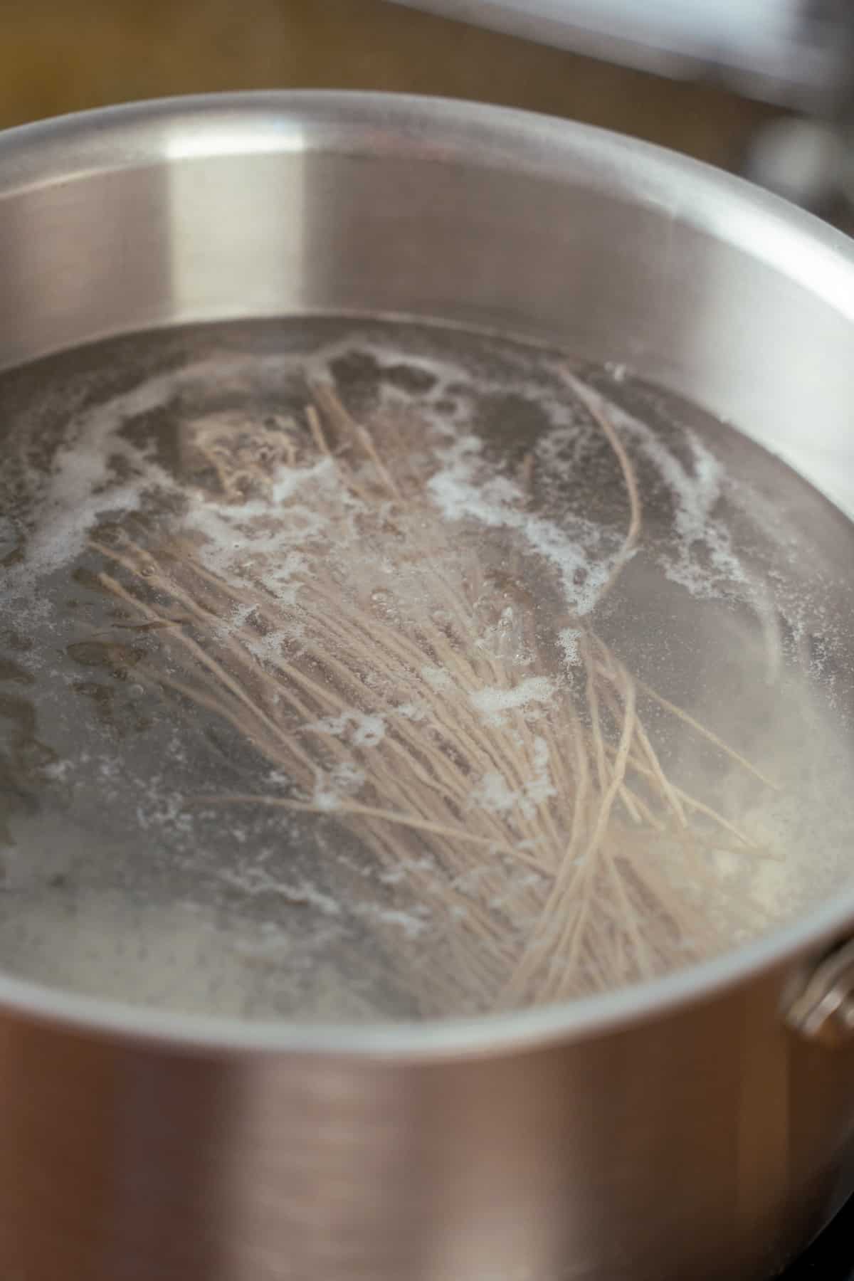 cooking soba in boiling water